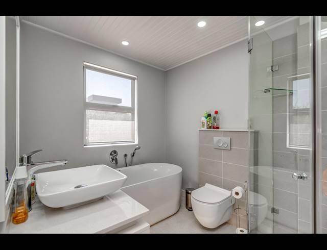 6 BEDROOM HOUSE FOR SALE IN STEYN CITY